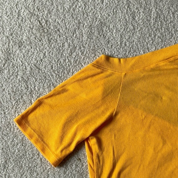 New! Monrow Marigold Rib Knit Off Shoulder Henley Top NWT - 35567 - Picture 8 of 12